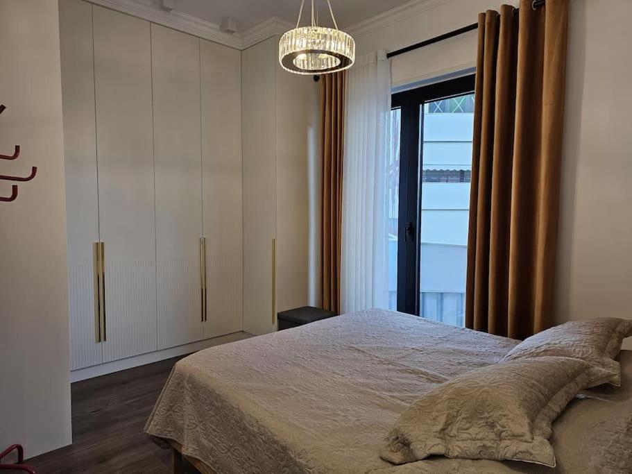 Deluxe Flat With Garden_Tirana Apartment Ngoại thất bức ảnh