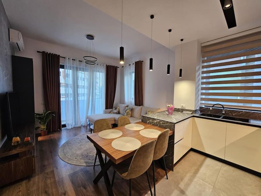 Deluxe Flat With Garden_Tirana Apartment Ngoại thất bức ảnh
